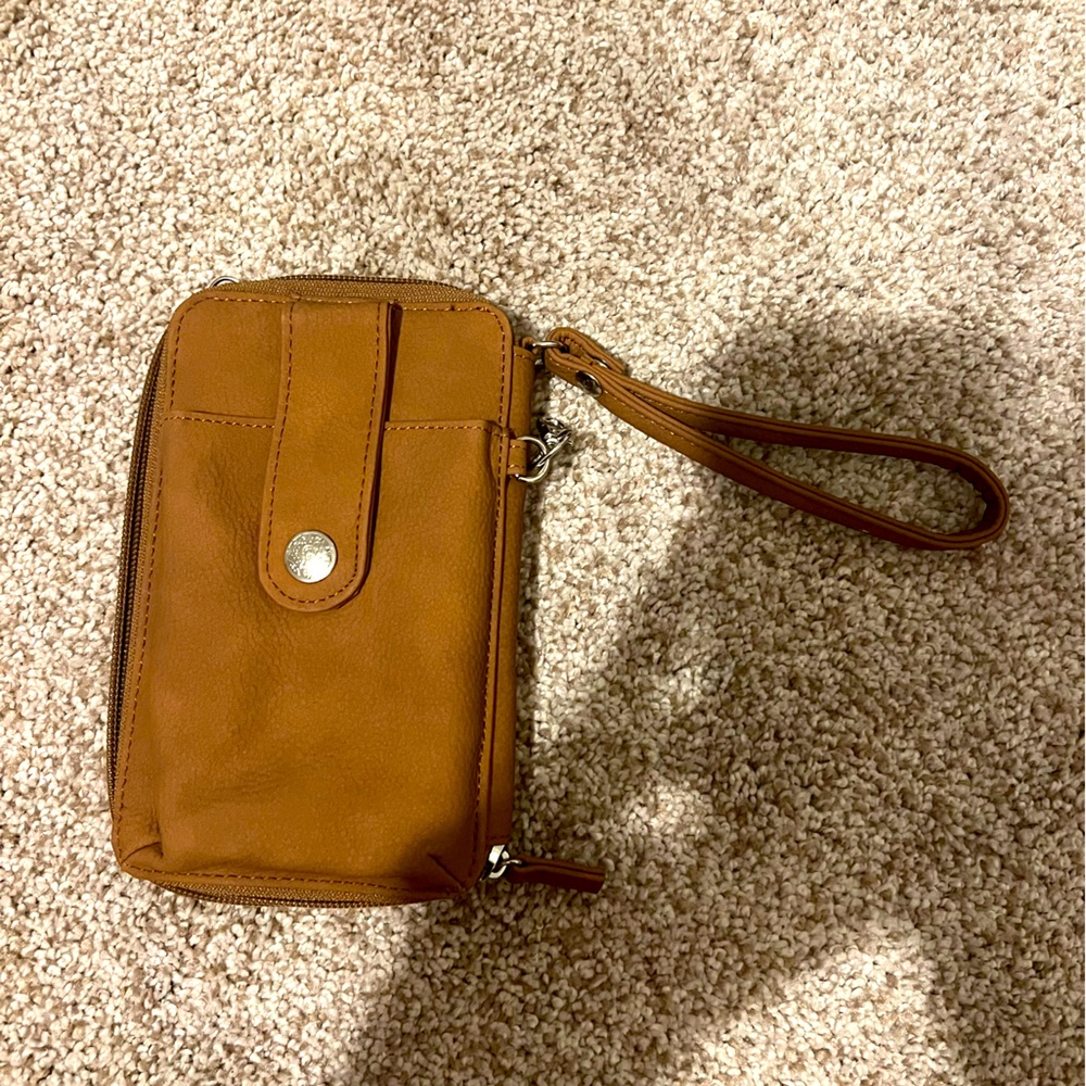 Gently Used Women’s Clutch/Wristlet or Crossbody Purse 👛